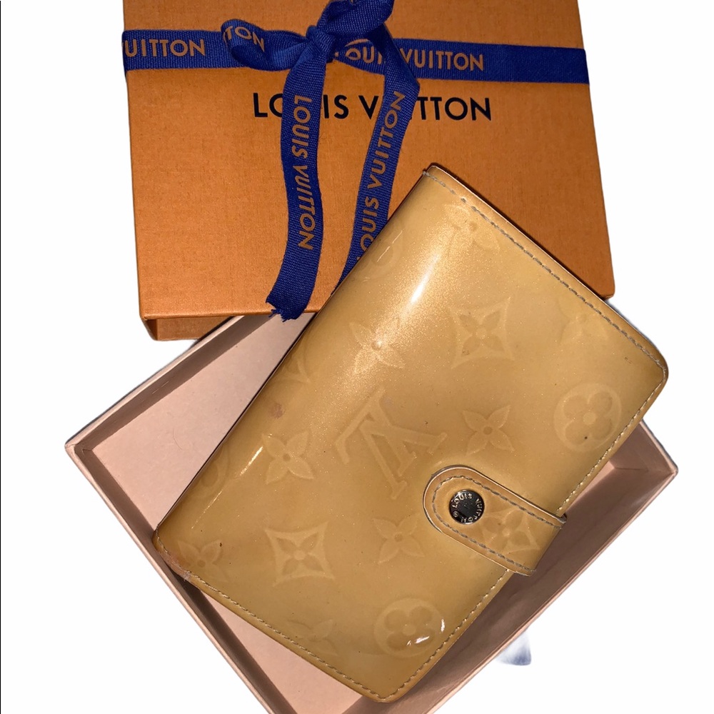 AUTHENTICATED Louis Vuitton vernis wallet W/ box - Picture 16 of 16